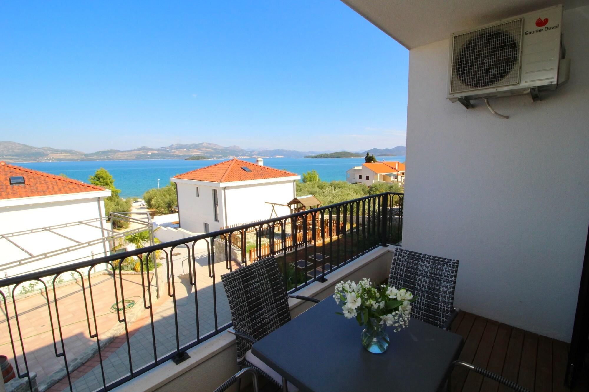 Apartments Kula Janjina Экстерьер фото